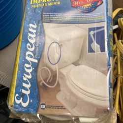 Toilet Washing Bidet System. In Original Box In San Clemente. 