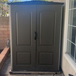 Rubbermaid Roughneck 5x6 Plastic Vinyl Resin Outdoor Storage Shed 