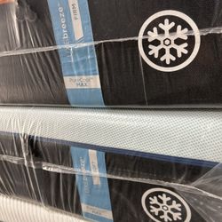 Cal King Tempurpedic Luxe Breeze