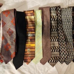 Lot Of 11 Suit Ties