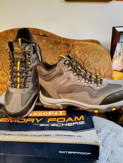 New Men’s Skechers Sz 12
