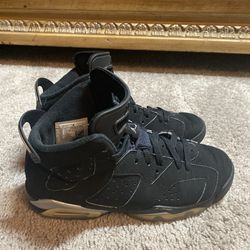 Air Jordan’s 6 Retro hi top black/metallic silver basketball sneakers size 5Y