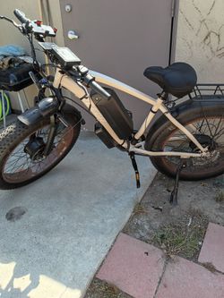E BIKE for sale (WILLING TO TRADE FOR AN EQUAL VALUED E BIKE)