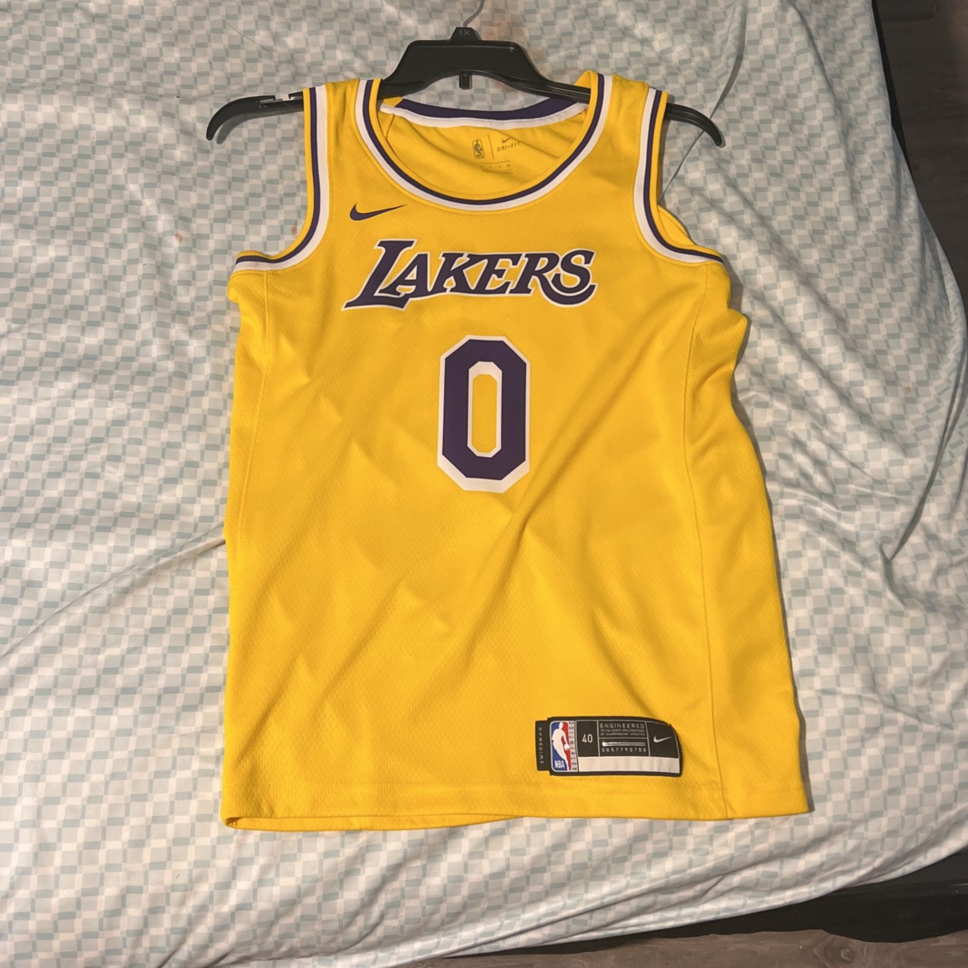 Nike Lakers Size Medium Men’s Yellow Home Jersey 21-22 Season
