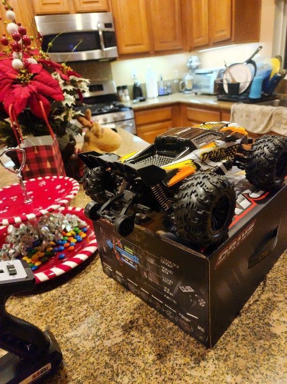 Brand New 1/16 BRUSHLESS RC 4x4 TRUCK FAST 70+kmph With 3speed Levels 