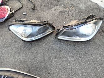 2011-2014 Mercedes C Series complete halogen bulb headlights with lights bulbs and accessories OEM.