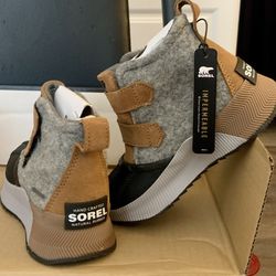 Kids Sz 12  Sorel Waterproof Rain Boots