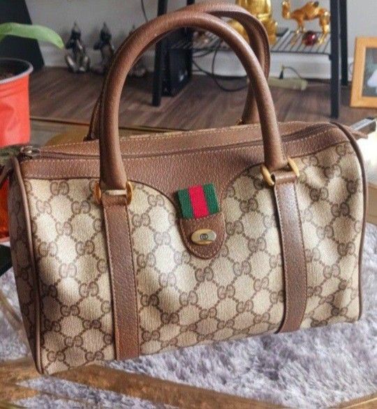 Authentic Gucci VTG. Doctor Bag