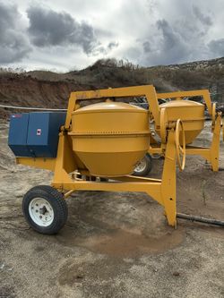Stone champions towable concrete mixer - 1 yd capacity - brand new - never used - Honda 11 hp gx340 gas motor 