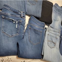 Woman's  Jeans  - LOT 