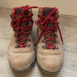 Women’s Hiking Boots