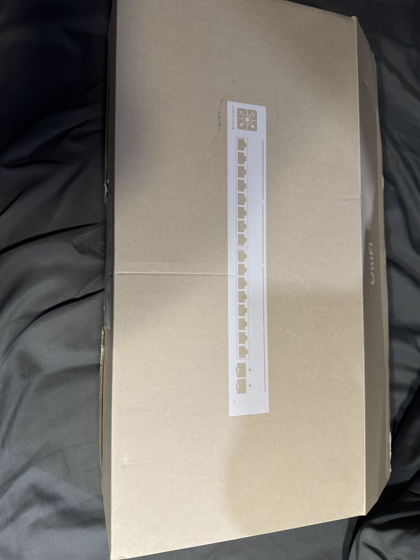 UniFi Pro Max 16 PoE