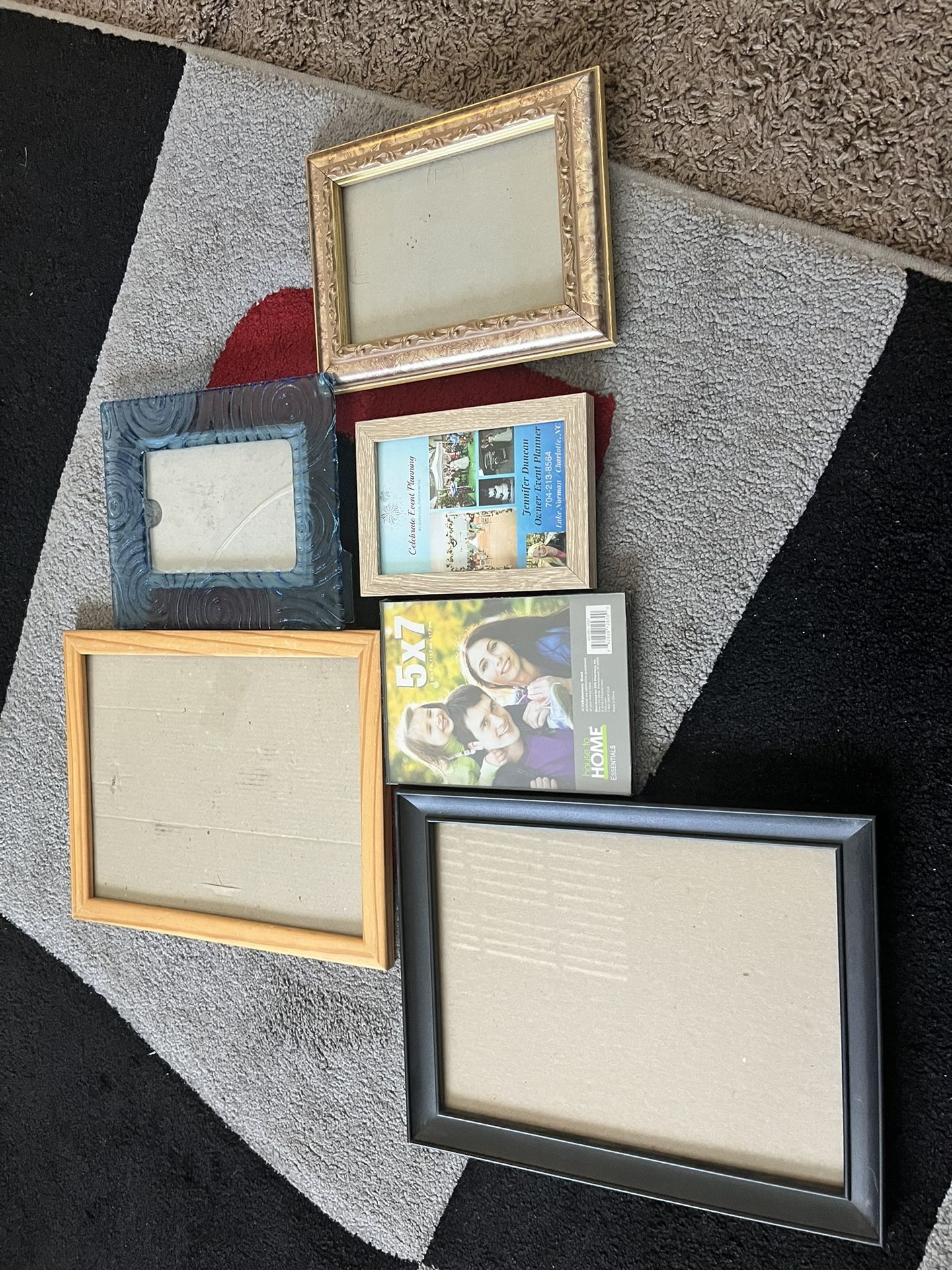 Various Sizes Picture Frames