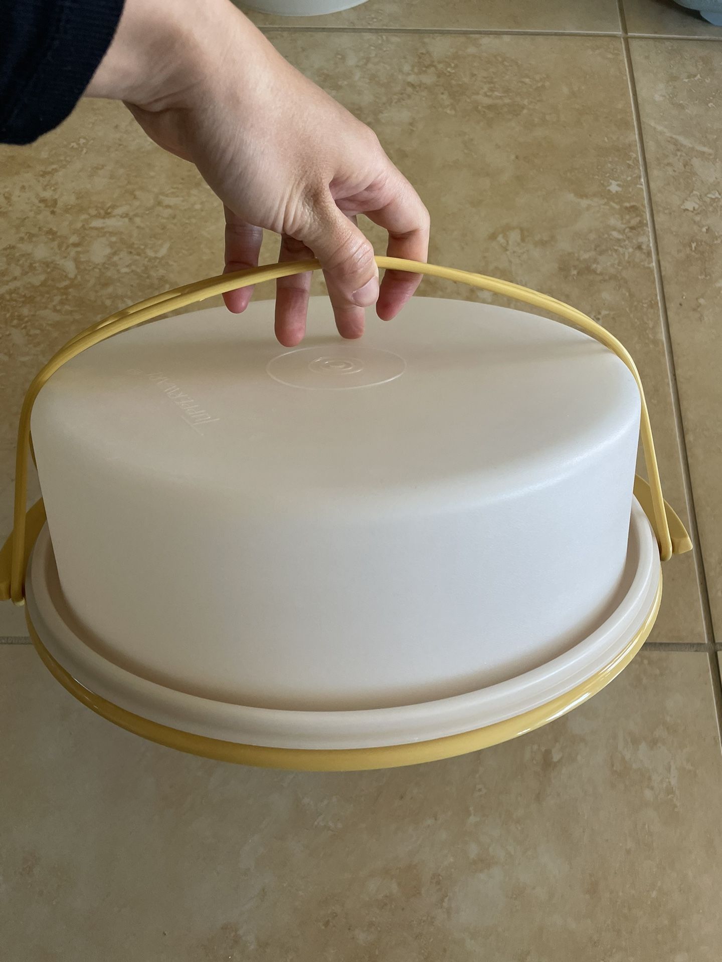 Vintage Tupperware Cake Holder Carry Handle