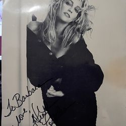 Heather Locklear Autograph 8 x 11 Photo