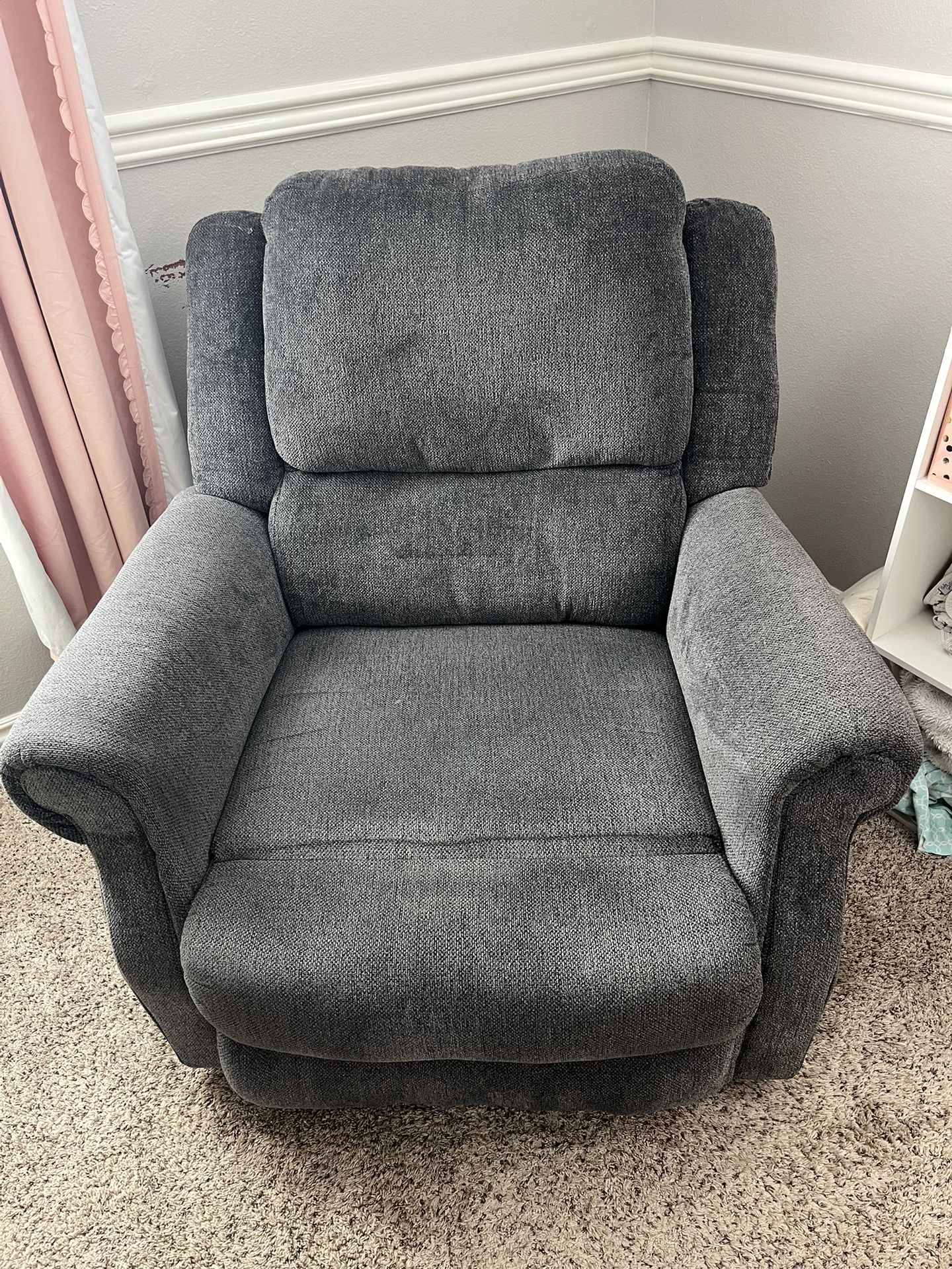 Swivel Rocker Recliner 