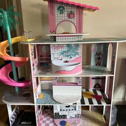 LOL OMG Dollhouse