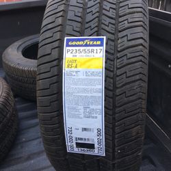 P235/55R17 GoodYear tire