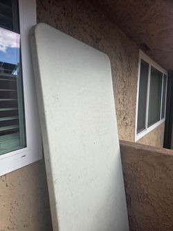 12 Sillas  y 1 mesa