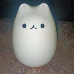 $5.    Cat color changing light