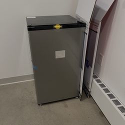 Fridgidaire Mini Fridge 3.3 Cu Ft