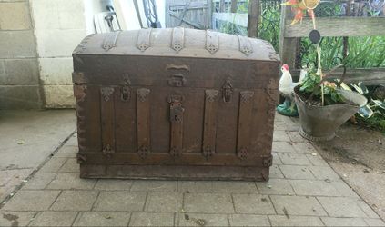 1800's Antique Dome Top Steamer Shipping Chest Trunk

