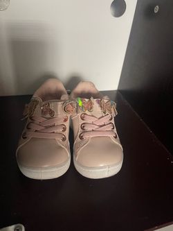 Pink toddler tennis shoes