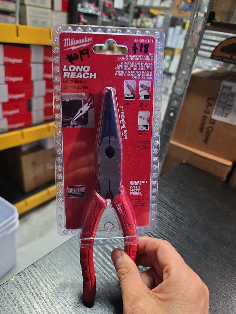 Milwaukee
8 in. Long Needle Nose Pliers
