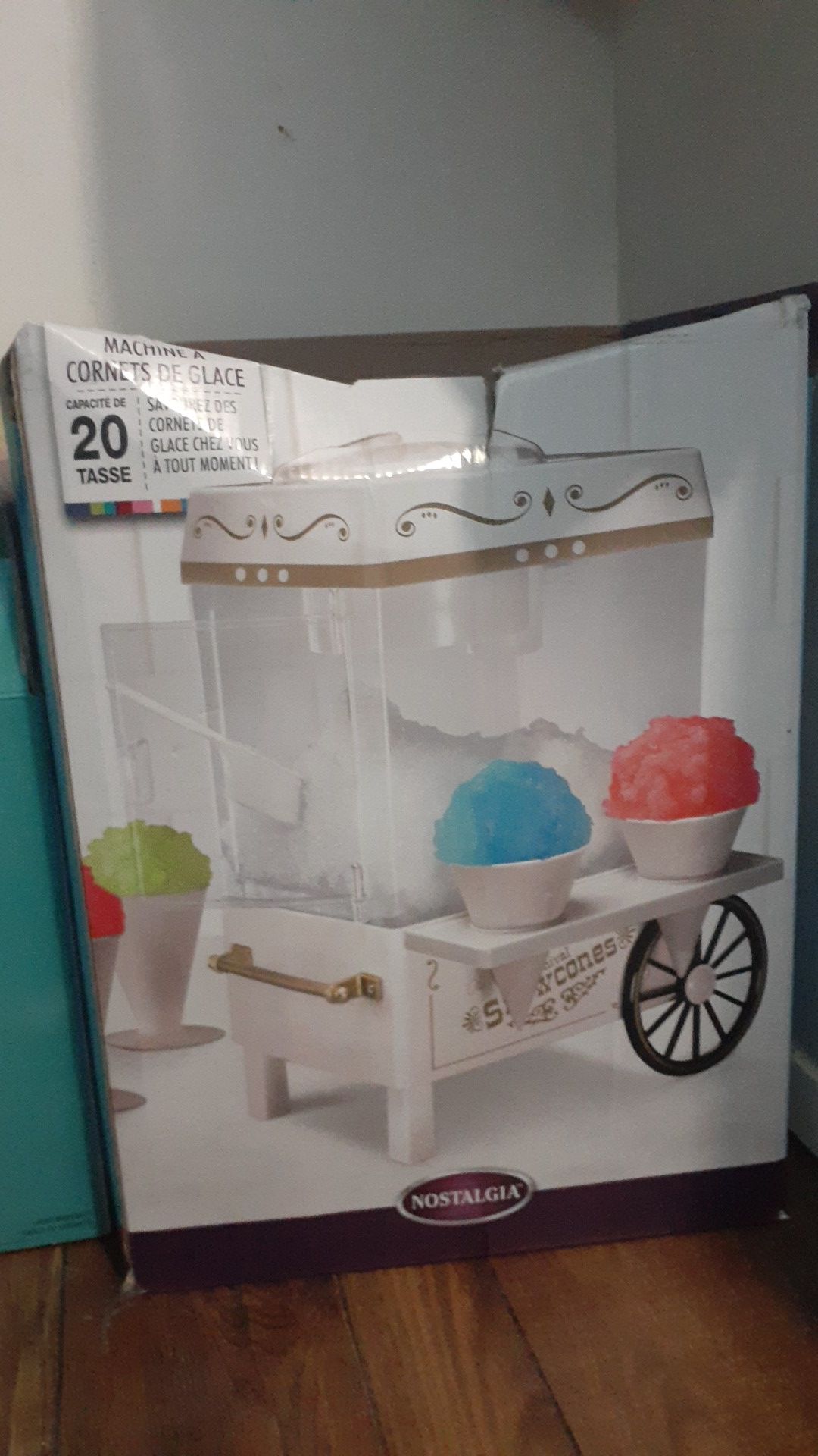 Snow cone maker