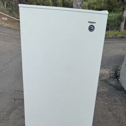 Whirlpool Upright Freezer 18 Cubic Frost Free With Delivery 