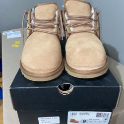MENS UGGS Sz 9