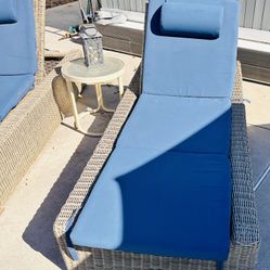 Sausalito Chaise in Natural Wicker Pull lever controls hydraulic mechanism