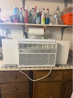 GE® 8,000 BTU Smart Electronic Window Air Conditioner for Medium Rooms up to 350 sq. ft.
