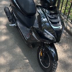 Bluetooth Fly Wing 150cc