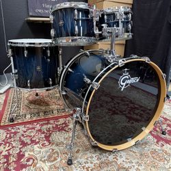 Gretsch Renown Maple 4pc Gloss Antique Blue Drum Set