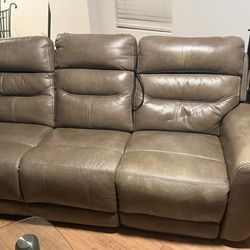 Power Reclining Sofa – Power Headrest & Footrest