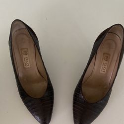 Gucci Crocodile Pumps 5 US 35B EU