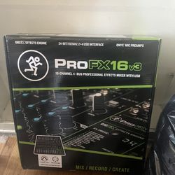 Mixer Brand New In Box Never Open