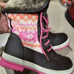 Big Girl Snow boots Size 4 $20