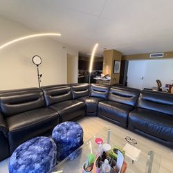 Selling our 5-piece Sofia Vergara Gallia Way sectional.