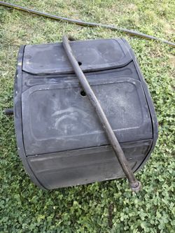 Metal water hose holder
