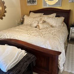 King Bed Dark Wood And Leather 