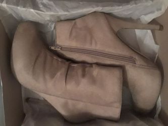 Ladies boots/heels Size 7