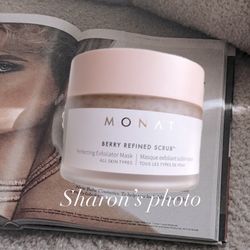 Monat Berry Refined Scrub