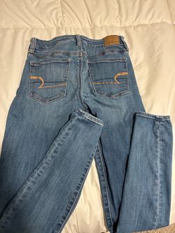 Woman’s American Eagle skinny jeans