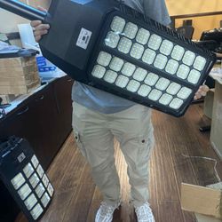 7000 Watt Dusk To Dawn Solar Light 