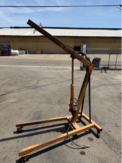 Air/Hand Hydraulic Shop Crane