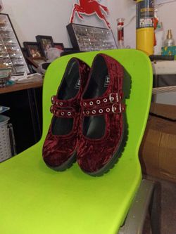 Dirty laundry maryjanes red velvet size 8