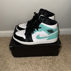 Jordan 1 Mid Tropical Twist Igloo