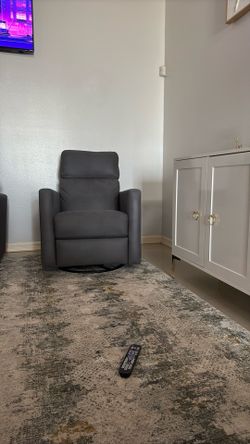2 Recliners